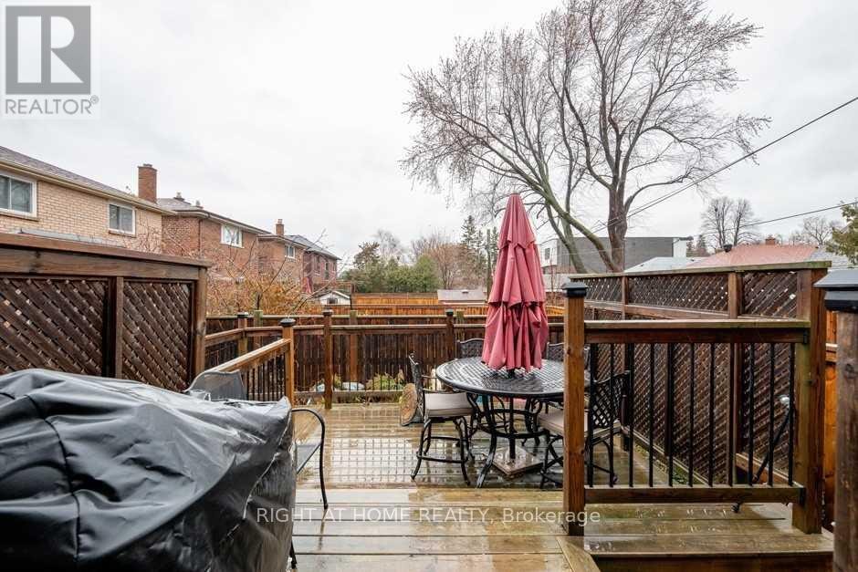 












58 PARK STREET

,
Toronto (Birchcliffe-Cliffside),




Ontario
M1N2N7

