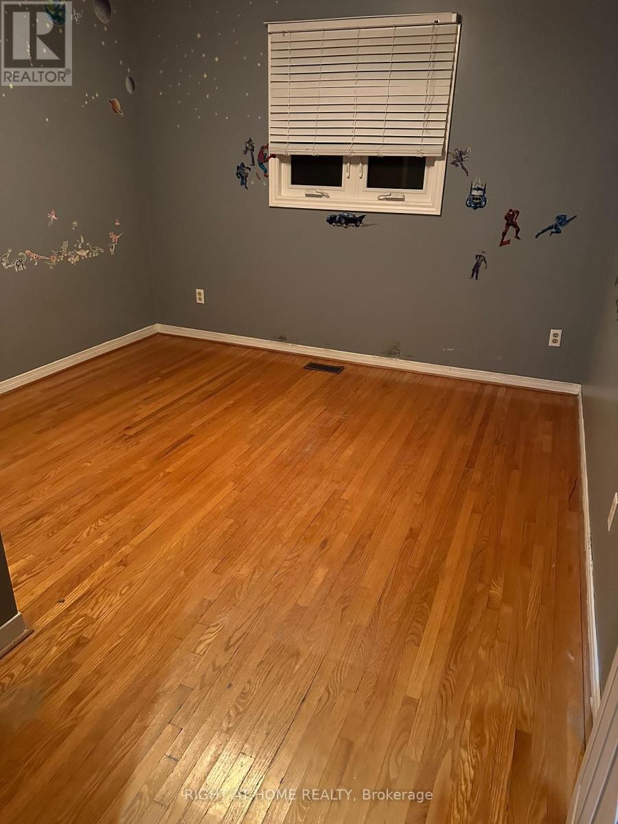 












58 PARK STREET

,
Toronto (Birchcliffe-Cliffside),




Ontario
M1N2N7

