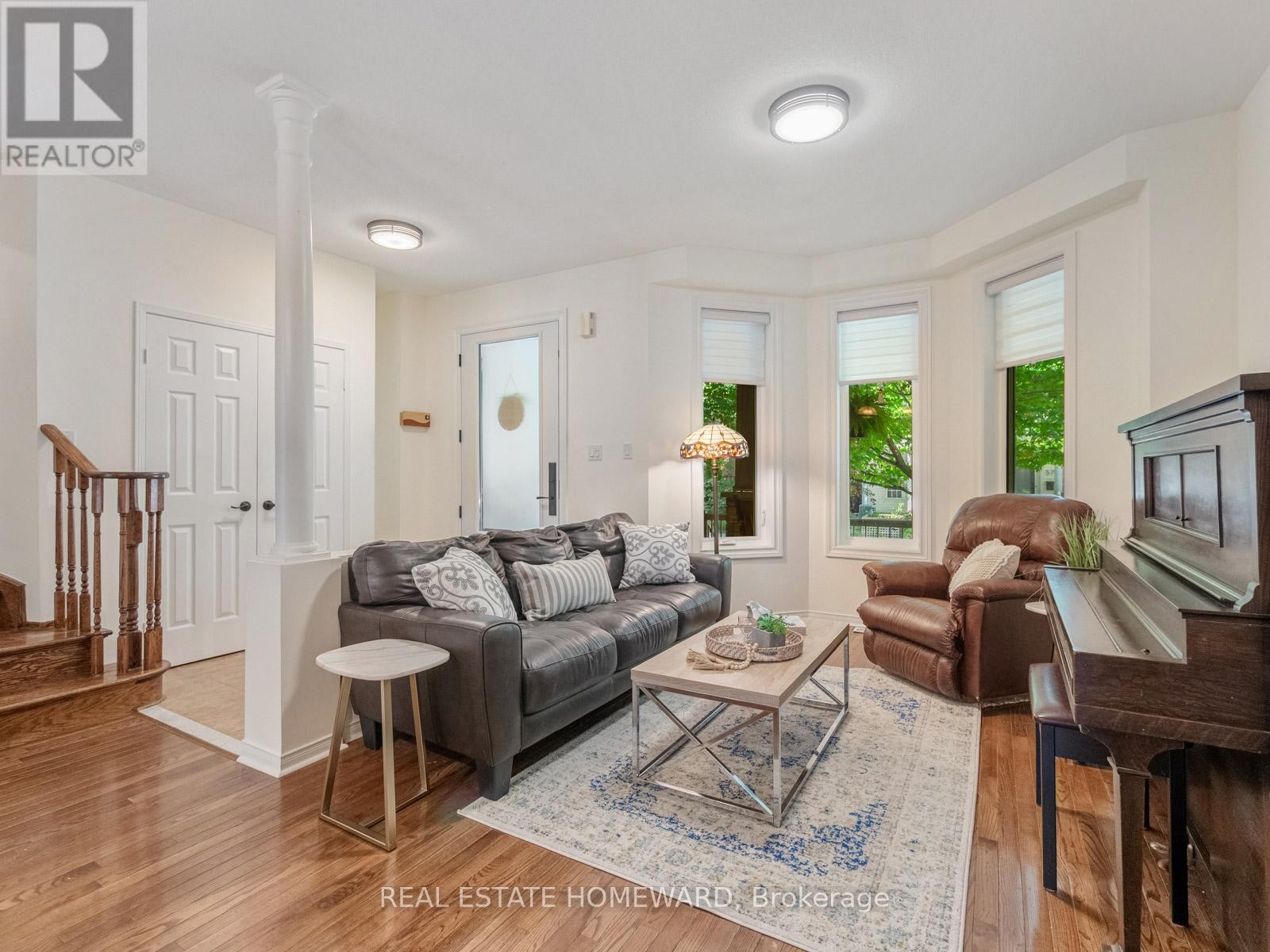 












54 CROSSOVERS STREET

,
Toronto (East End-Danforth),




Ontario
M4E3X4

