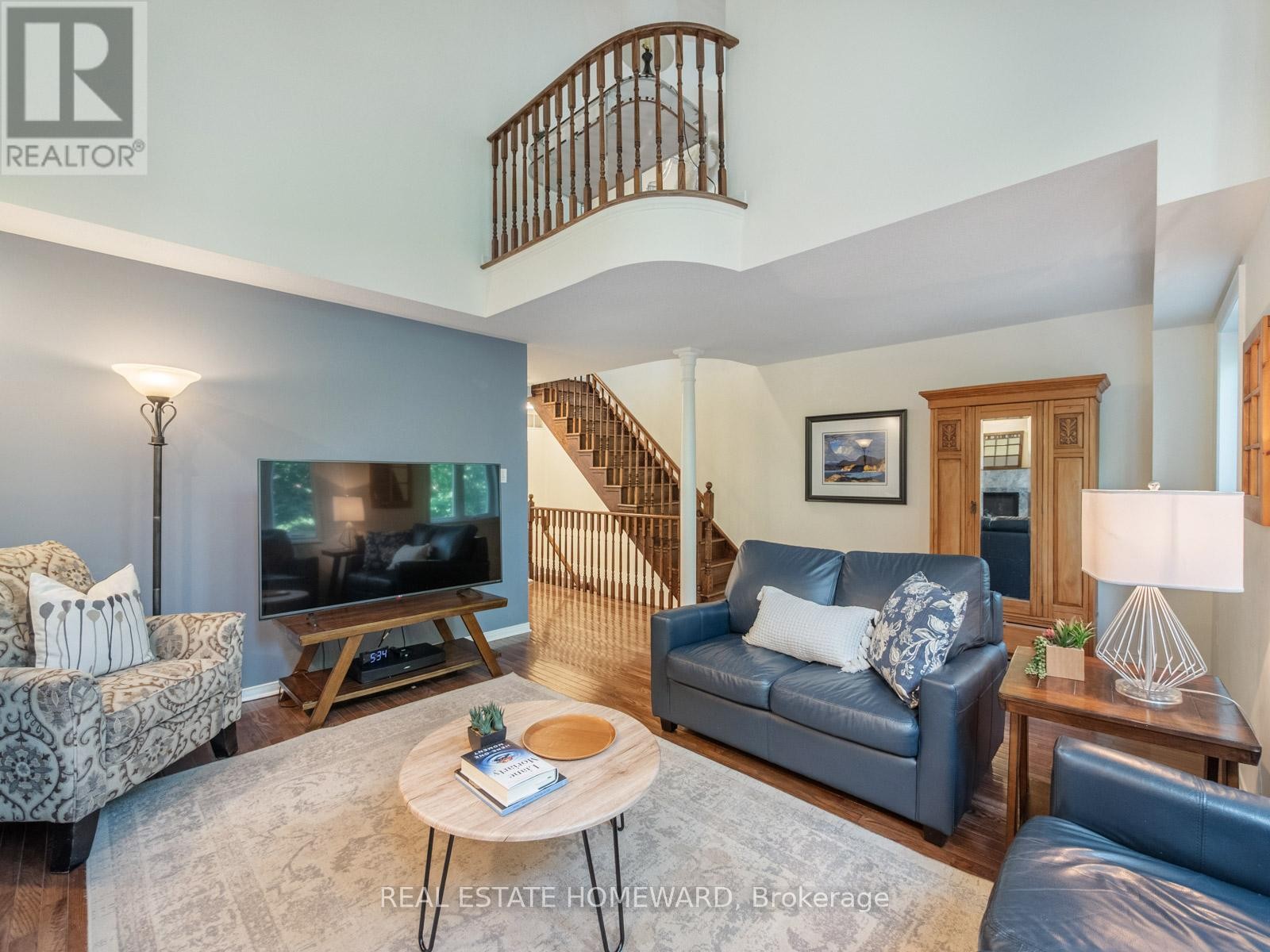 












54 CROSSOVERS STREET

,
Toronto (East End-Danforth),




Ontario
M4E3X4

