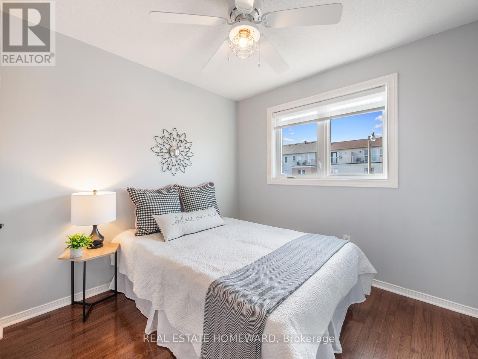 












54 CROSSOVERS STREET

,
Toronto (East End-Danforth),




Ontario
M4E3X4

