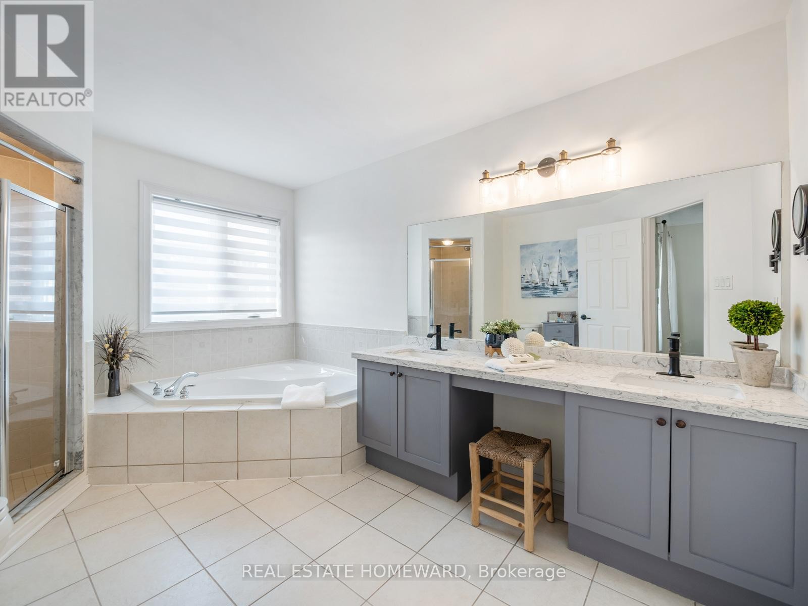 












54 CROSSOVERS STREET

,
Toronto (East End-Danforth),




Ontario
M4E3X4

