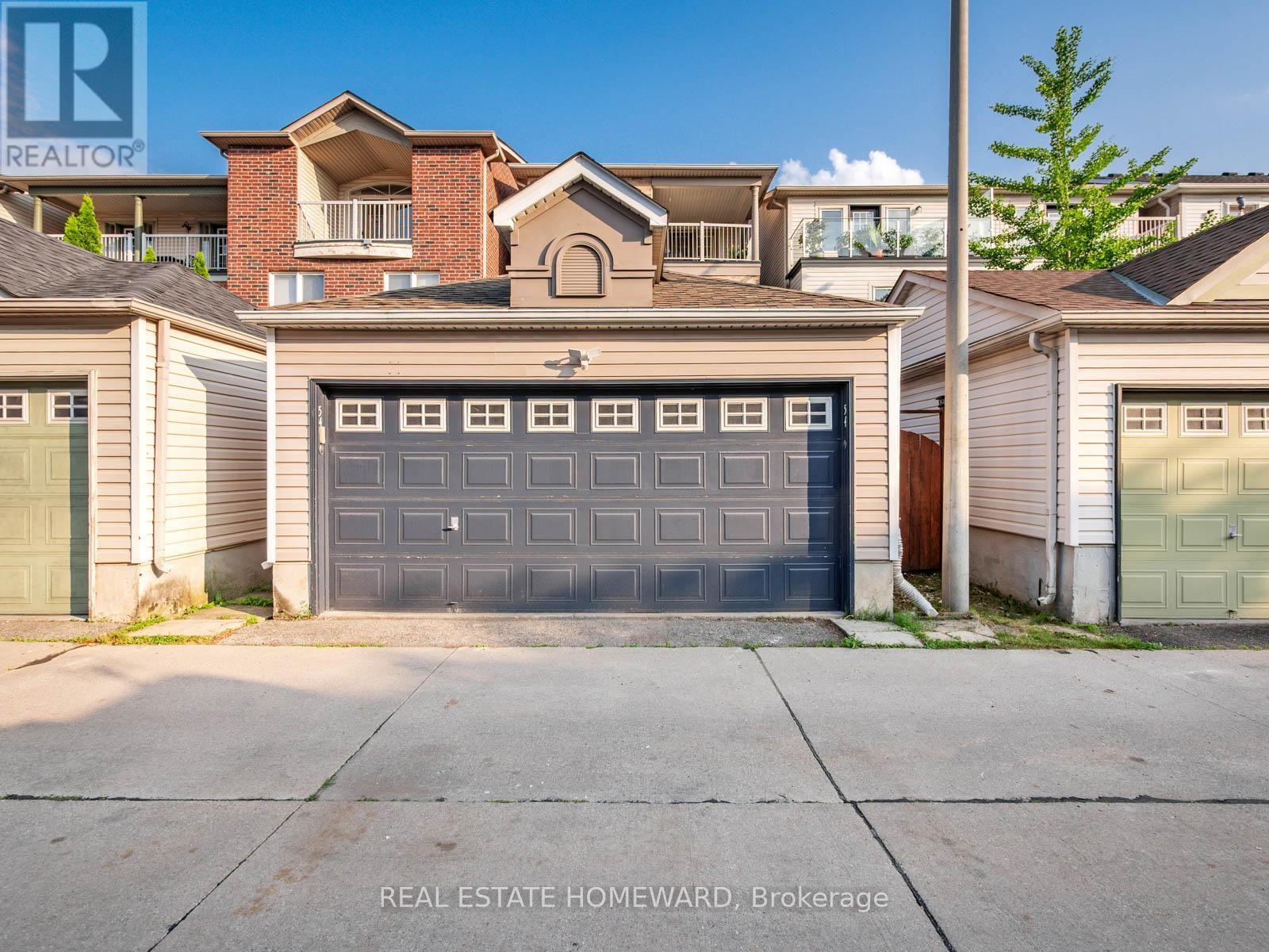 












54 CROSSOVERS STREET

,
Toronto (East End-Danforth),




Ontario
M4E3X4

