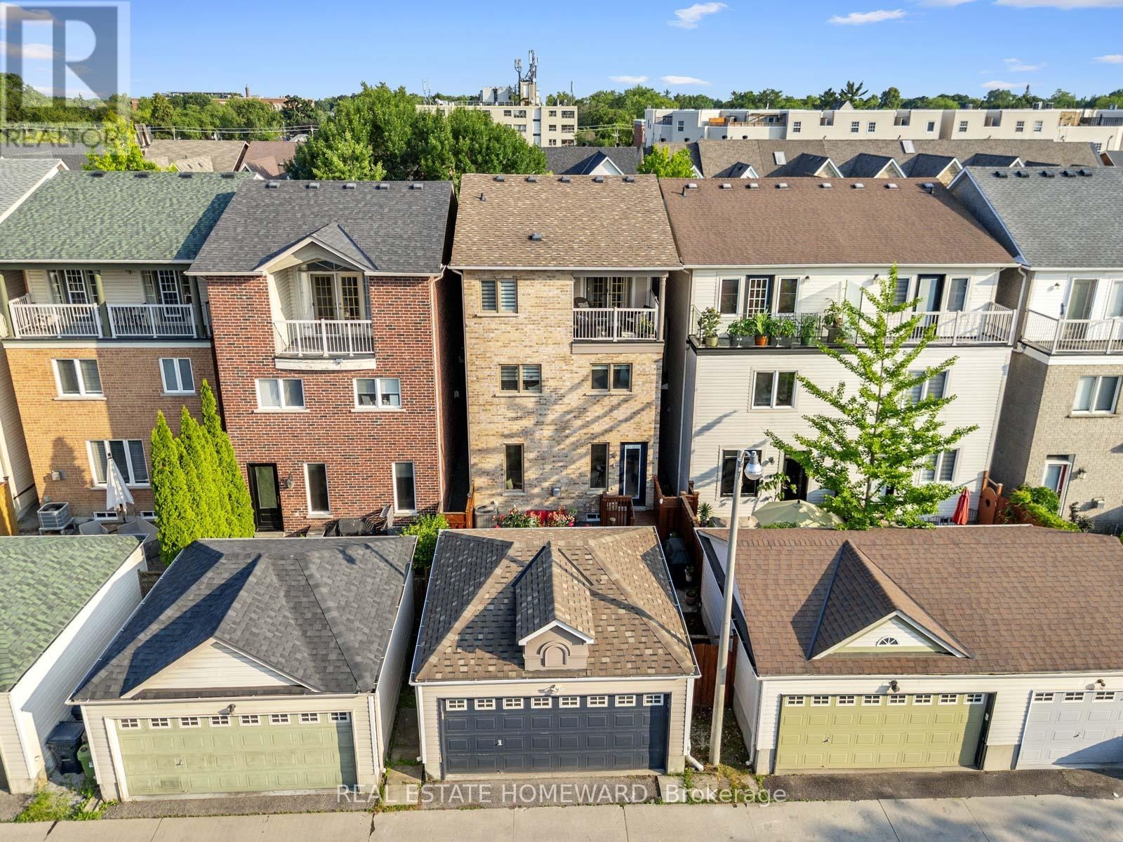 












54 CROSSOVERS STREET

,
Toronto (East End-Danforth),




Ontario
M4E3X4

