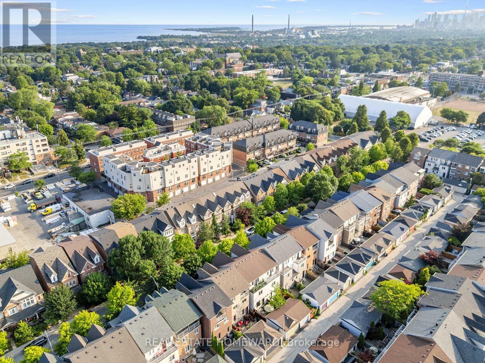 












54 CROSSOVERS STREET

,
Toronto (East End-Danforth),




Ontario
M4E3X4


