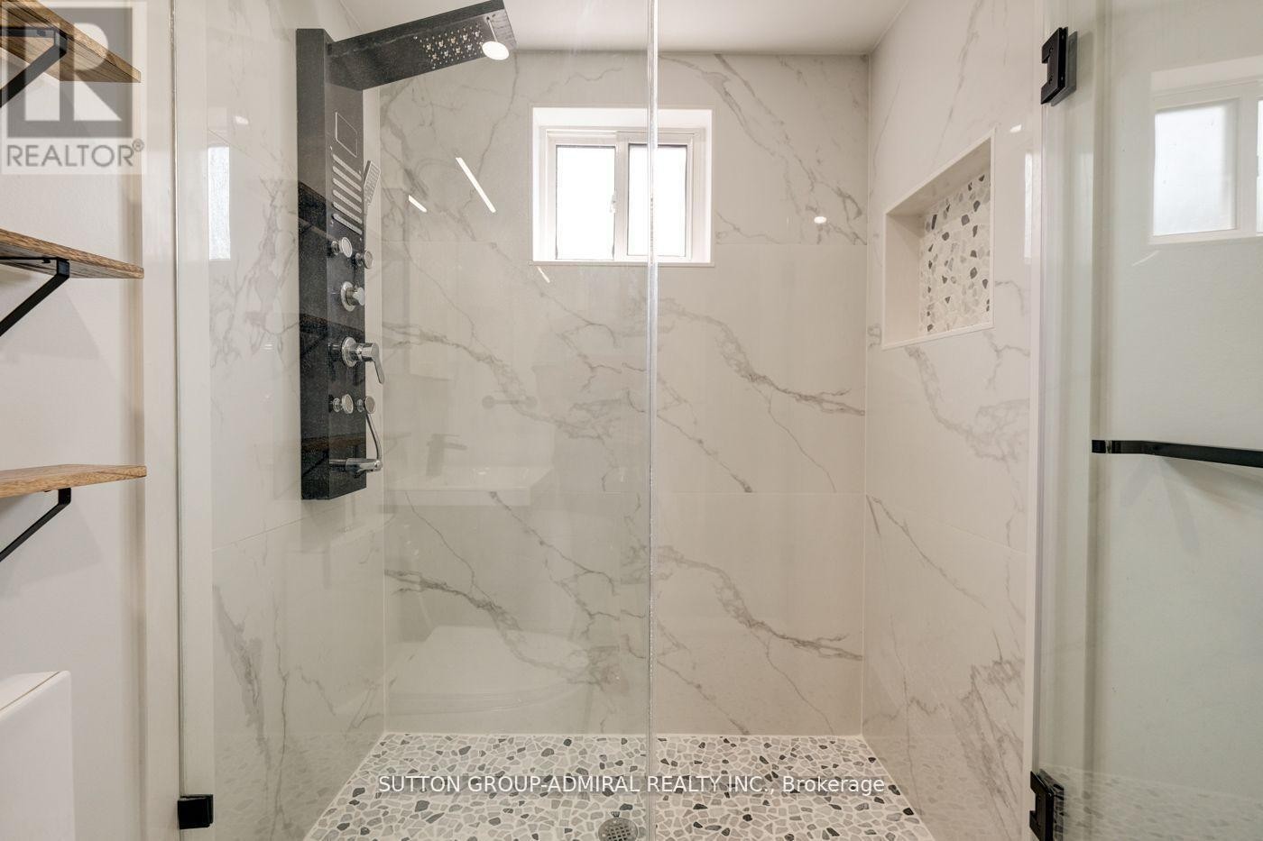 












MAIN & 2ND FLOOR - 70 CARLAW AVENUE

,
Toronto (South Riverdale),




Ontario
M4M2R7

