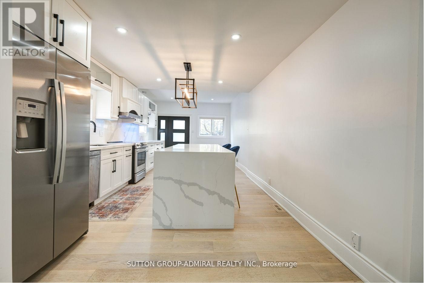 












MAIN & 2ND FLOOR - 70 CARLAW AVENUE

,
Toronto (South Riverdale),




Ontario
M4M2R7

