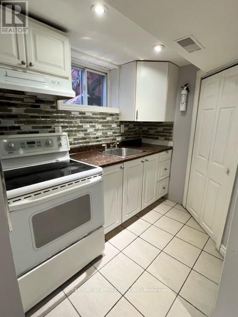 












53 ST. QUENTIN AVENUE

,
Toronto (Cliffcrest),




Ontario
M1M2M7

