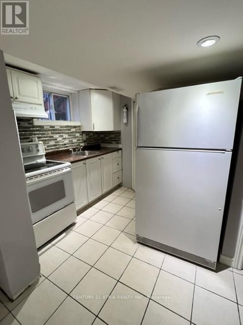 












53 ST. QUENTIN AVENUE

,
Toronto (Cliffcrest),




Ontario
M1M2M7

