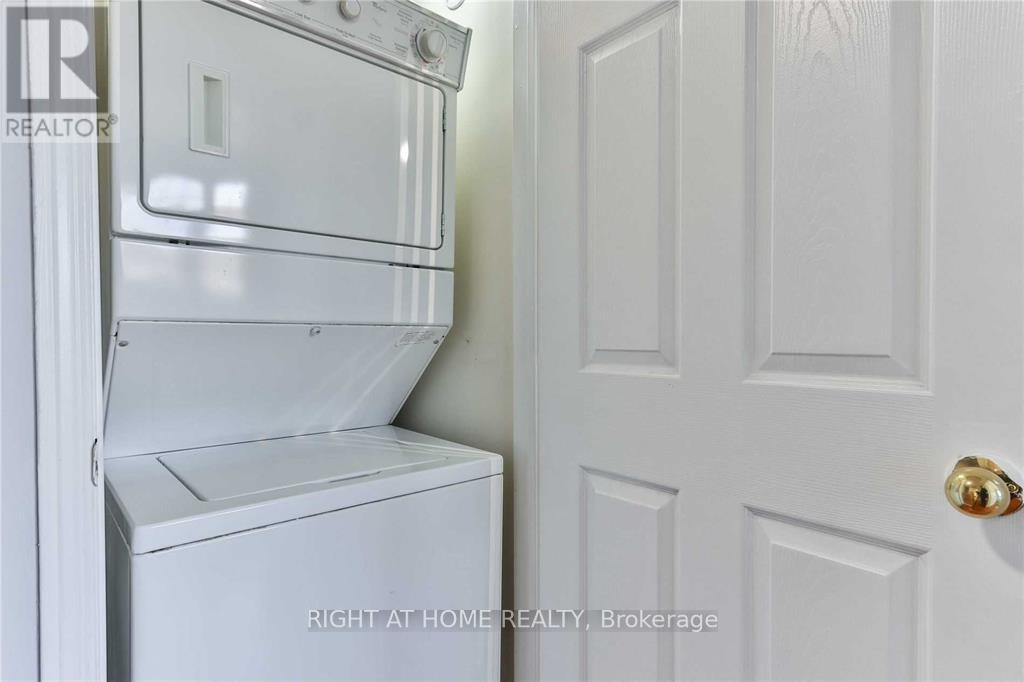 












27 - 42 PINERY TRAIL

,
Toronto (Malvern),




Ontario
M1B6H9

