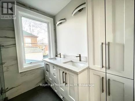 












LANEWAY - 11 RUSHBROOKE AVENUE E

,
Toronto (South Riverdale),




Ontario
M4M3A8


