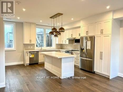 












LANEWAY - 11 RUSHBROOKE AVENUE E

,
Toronto (South Riverdale),




Ontario
M4M3A8

