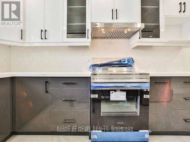 












UPPER - 102 TERRYHILL CRESCENT

,
Toronto (Agincourt South-Malvern West),




Ontario
M1S3R8

