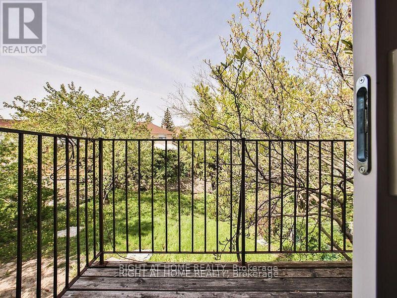 












UPPER - 102 TERRYHILL CRESCENT

,
Toronto (Agincourt South-Malvern West),




Ontario
M1S3R8

