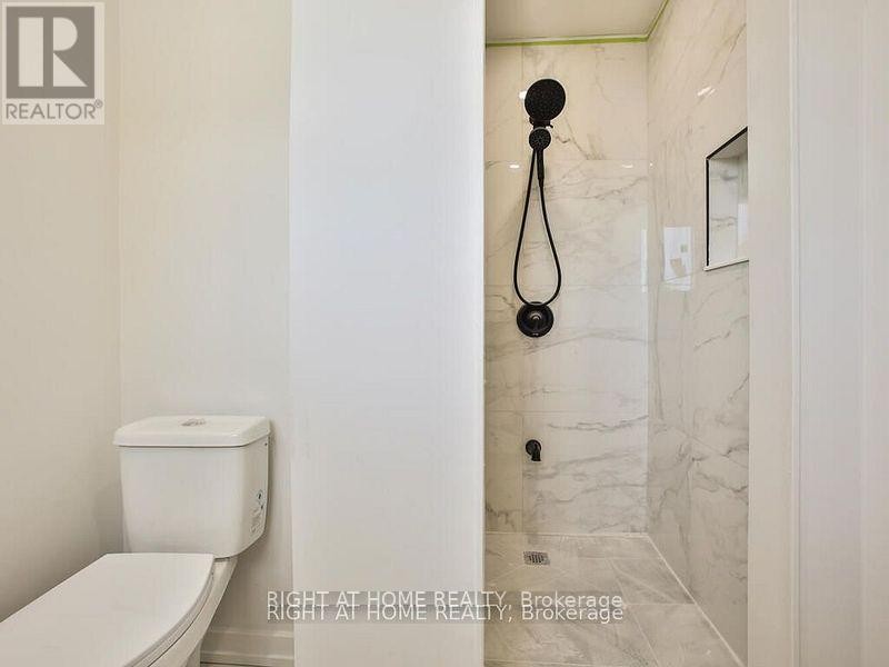 












UPPER - 102 TERRYHILL CRESCENT

,
Toronto (Agincourt South-Malvern West),




Ontario
M1S3R8

