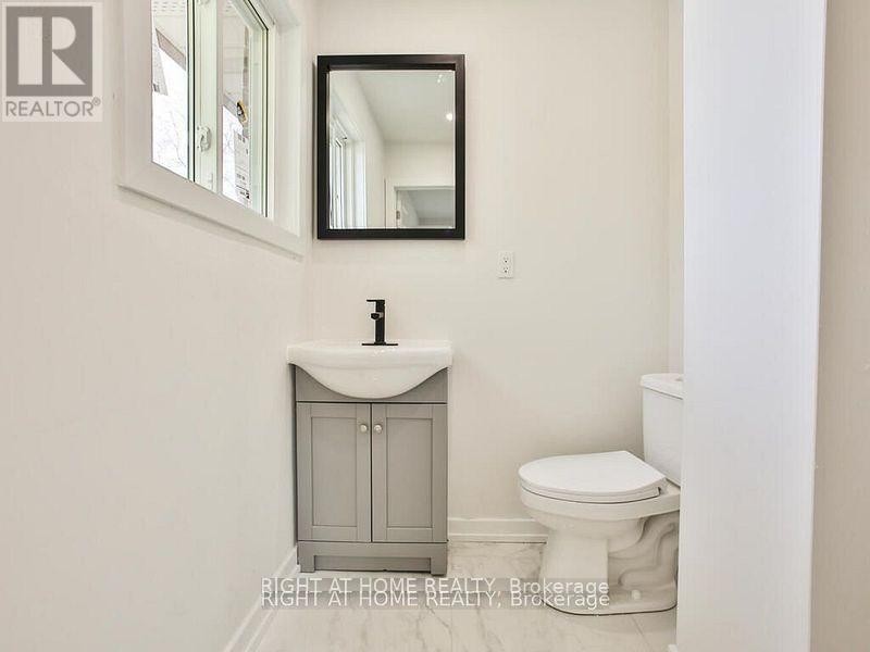 












UPPER - 102 TERRYHILL CRESCENT

,
Toronto (Agincourt South-Malvern West),




Ontario
M1S3R8


