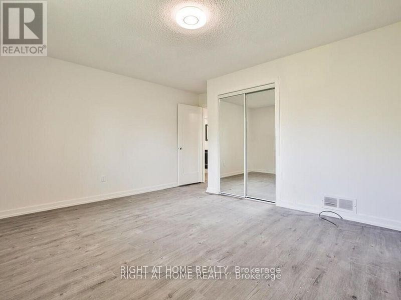 












UPPER - 102 TERRYHILL CRESCENT

,
Toronto (Agincourt South-Malvern West),




Ontario
M1S3R8

