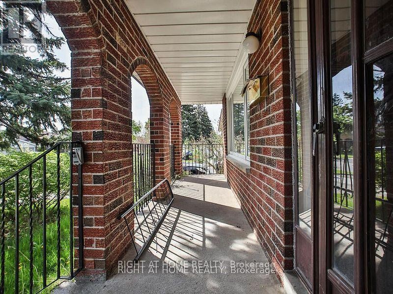 












UPPER - 102 TERRYHILL CRESCENT

,
Toronto (Agincourt South-Malvern West),




Ontario
M1S3R8


