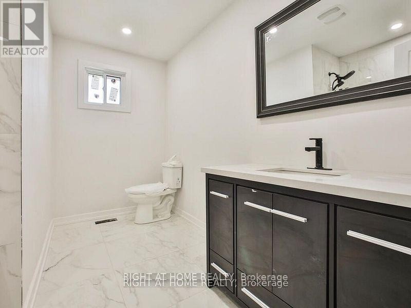 












UPPER - 102 TERRYHILL CRESCENT

,
Toronto (Agincourt South-Malvern West),




Ontario
M1S3R8

