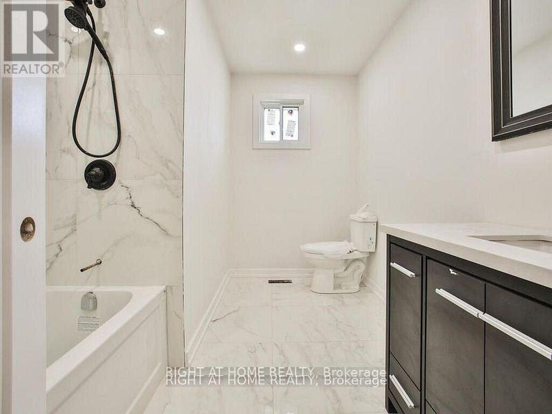 












UPPER - 102 TERRYHILL CRESCENT

,
Toronto (Agincourt South-Malvern West),




Ontario
M1S3R8

