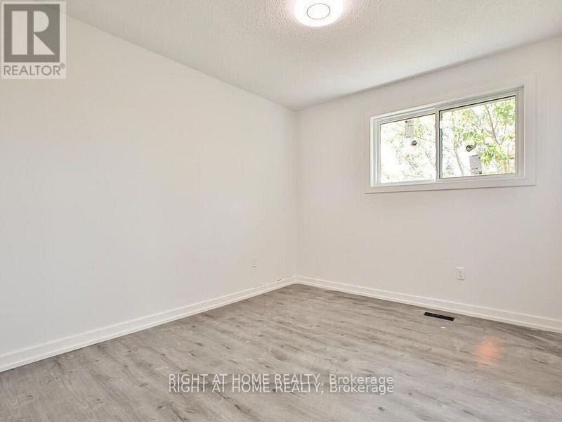 












UPPER - 102 TERRYHILL CRESCENT

,
Toronto (Agincourt South-Malvern West),




Ontario
M1S3R8

