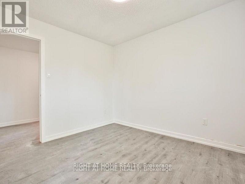 












UPPER - 102 TERRYHILL CRESCENT

,
Toronto (Agincourt South-Malvern West),




Ontario
M1S3R8


