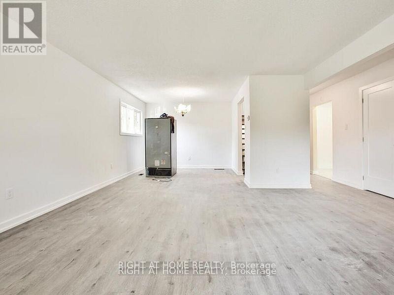 












UPPER - 102 TERRYHILL CRESCENT

,
Toronto (Agincourt South-Malvern West),




Ontario
M1S3R8

