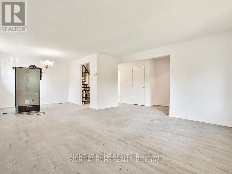












UPPER - 102 TERRYHILL CRESCENT

,
Toronto (Agincourt South-Malvern West),




Ontario
M1S3R8

