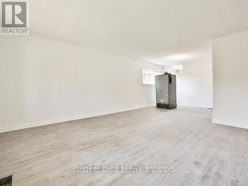 












UPPER - 102 TERRYHILL CRESCENT

,
Toronto (Agincourt South-Malvern West),




Ontario
M1S3R8

