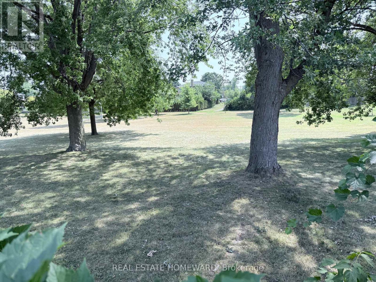 












7 DUNLOP AVENUE

,
Toronto (Clairlea-Birchmount),




Ontario
M1K1K8

