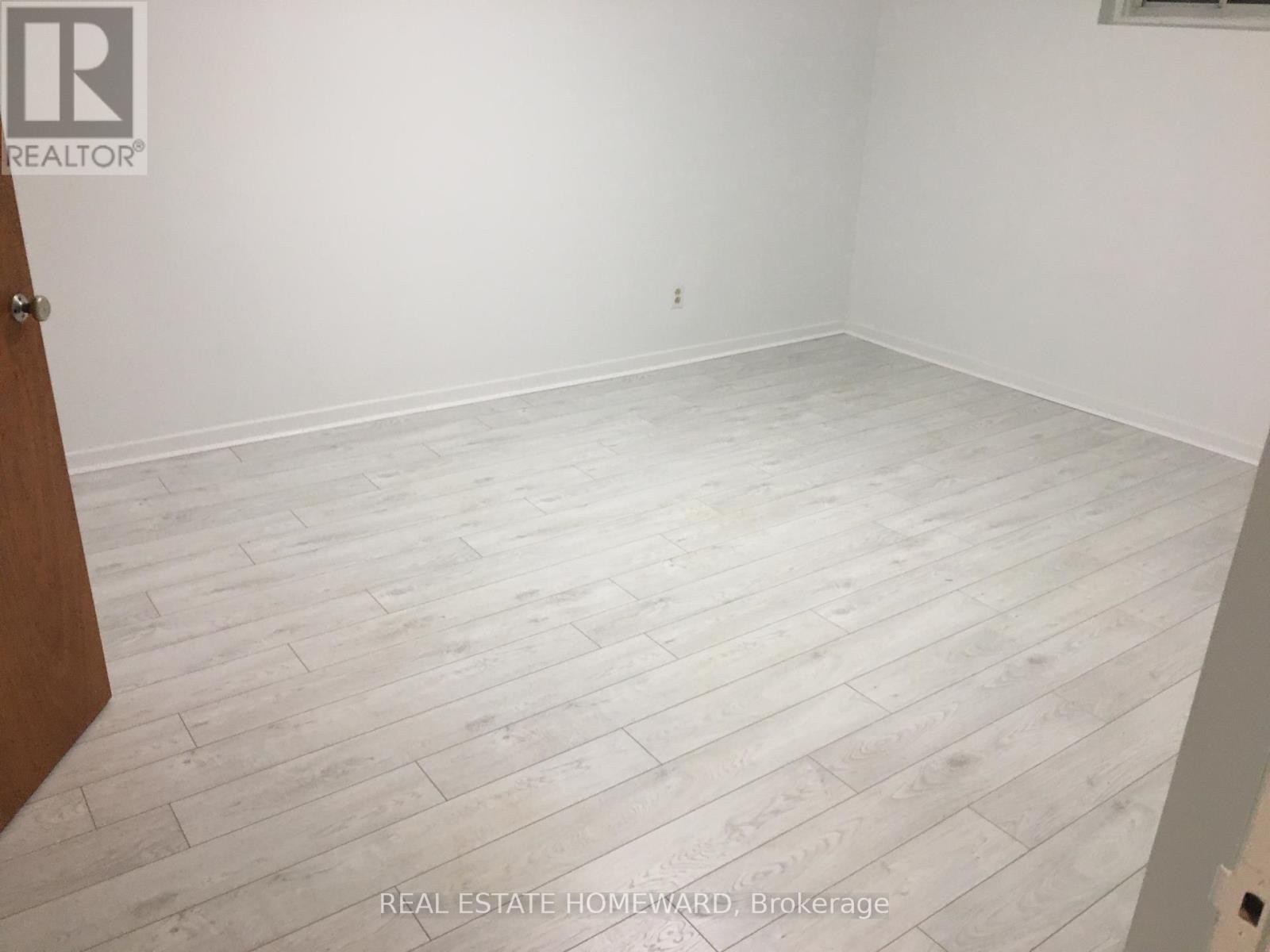 












7 DUNLOP AVENUE

,
Toronto (Clairlea-Birchmount),




Ontario
M1K1K8

