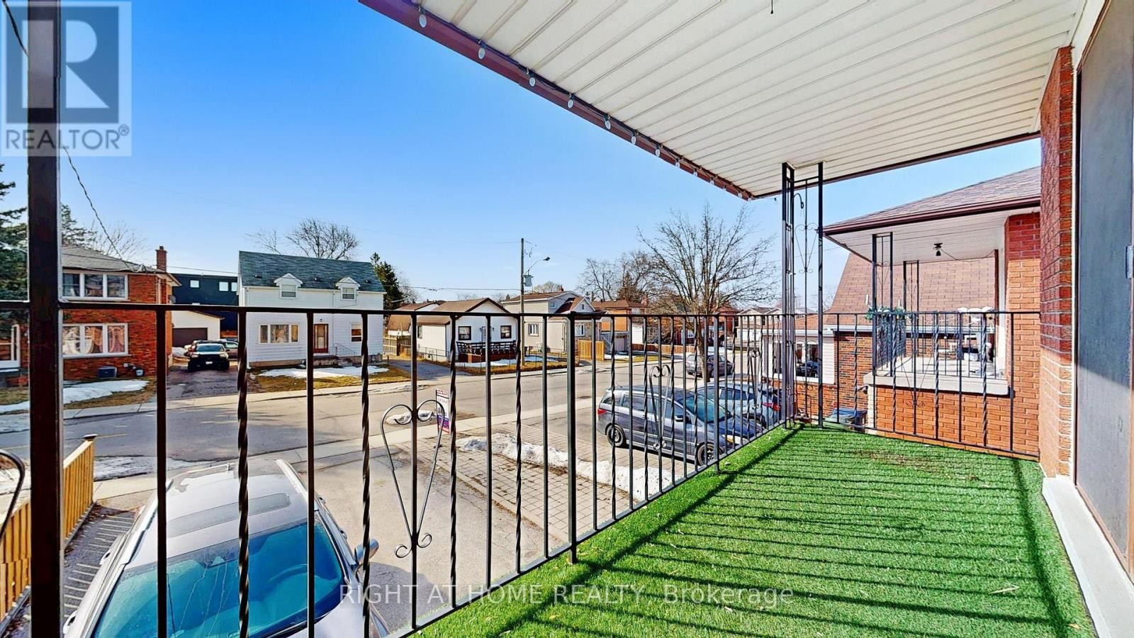 












12A KENMORE AVENUE

,
Toronto (Clairlea-Birchmount),




Ontario
M1K1B4

