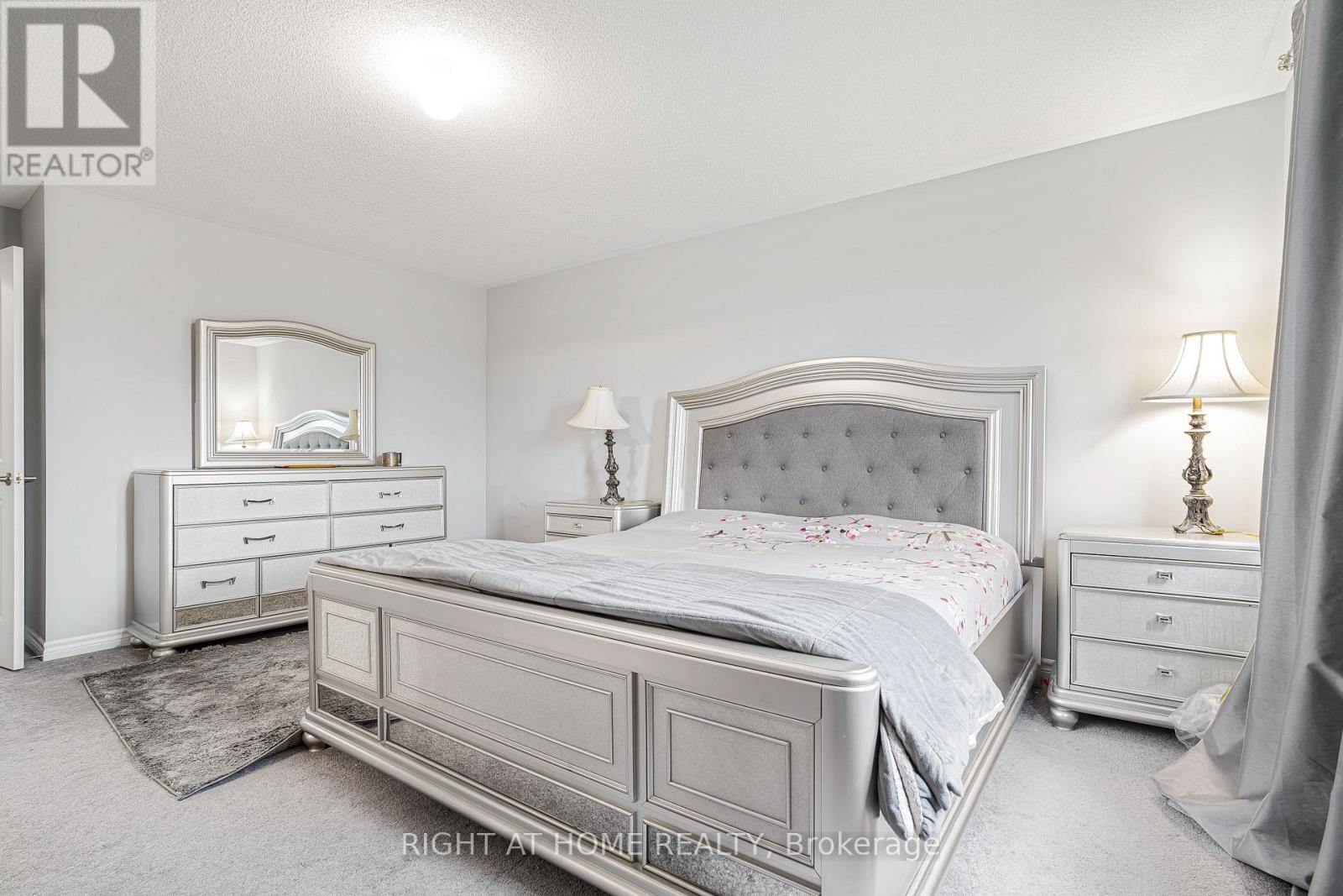 












192 CLOSSON DRIVE

,
Whitby,




Ontario
L1P0M6

