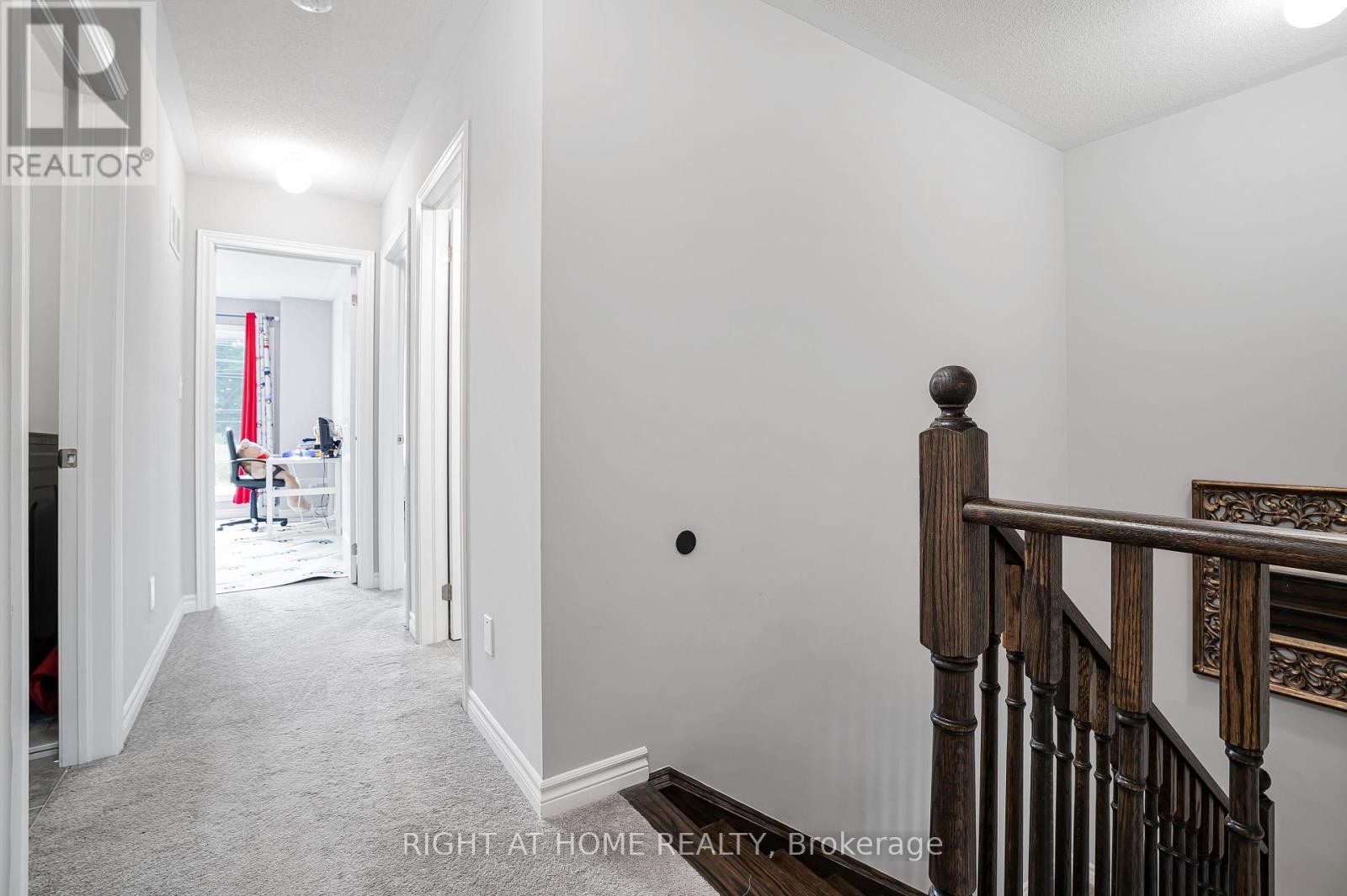 












192 CLOSSON DRIVE

,
Whitby,




Ontario
L1P0M6

