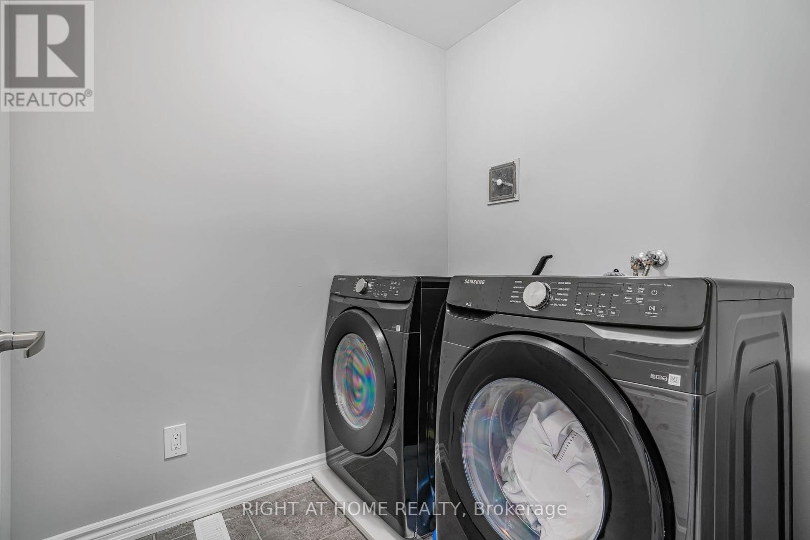 












192 CLOSSON DRIVE

,
Whitby,




Ontario
L1P0M6

