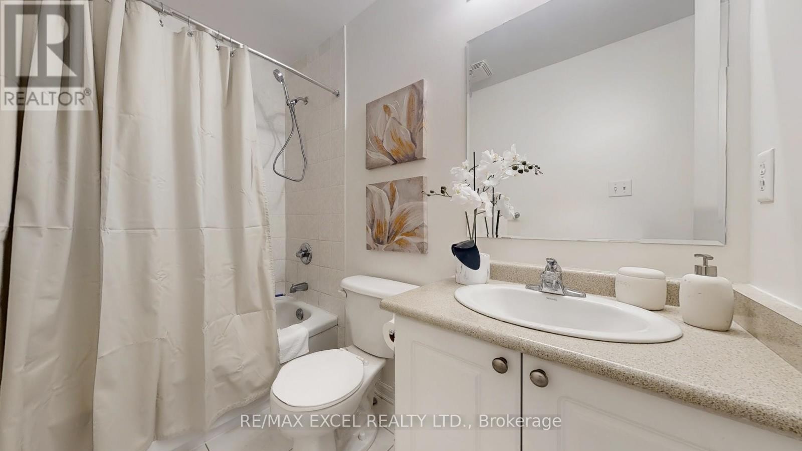 












5 PETHICK STREET

,
Toronto (Clairlea-Birchmount),




Ontario
M1L0C9


