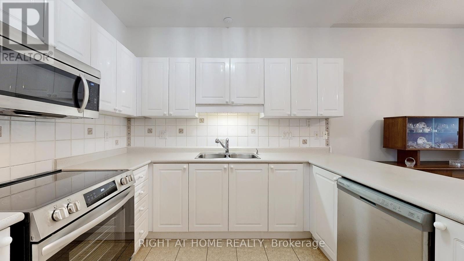 












51 - 1111 WILSON ROAD N

,
Oshawa (Pinecrest),




Ontario
L1G8C2

