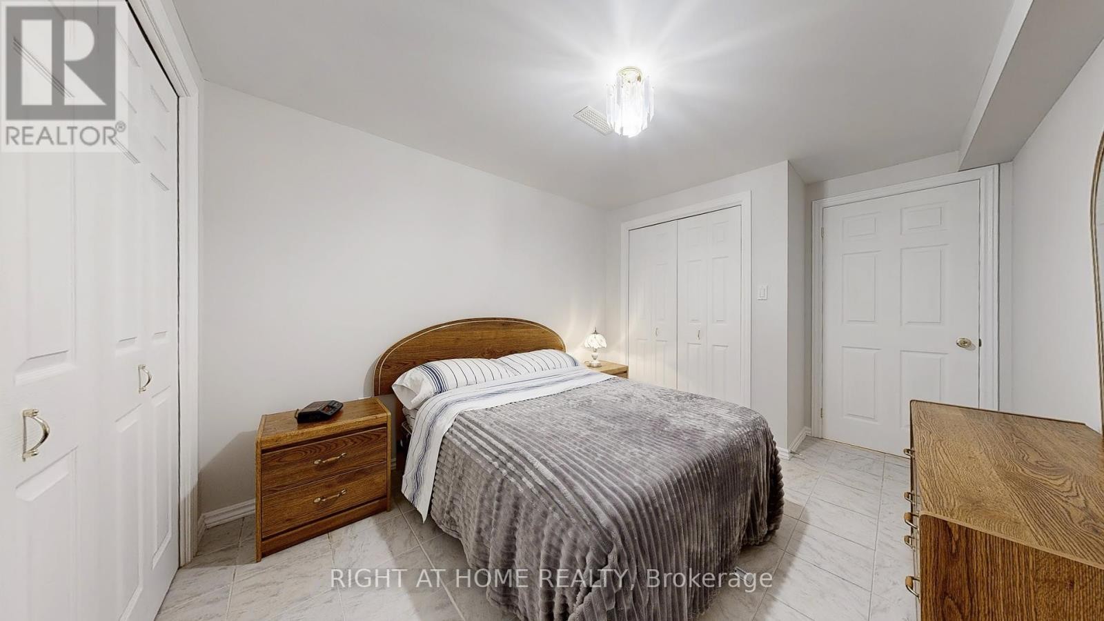 












51 - 1111 WILSON ROAD N

,
Oshawa (Pinecrest),




Ontario
L1G8C2

