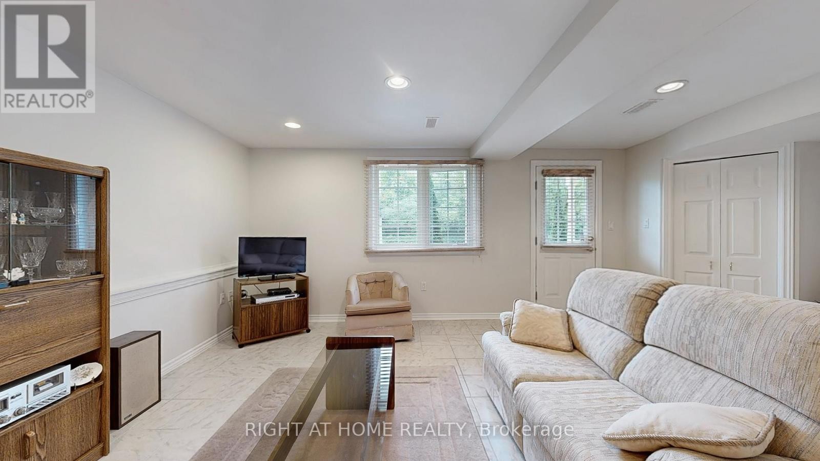 












51 - 1111 WILSON ROAD N

,
Oshawa (Pinecrest),




Ontario
L1G8C2


