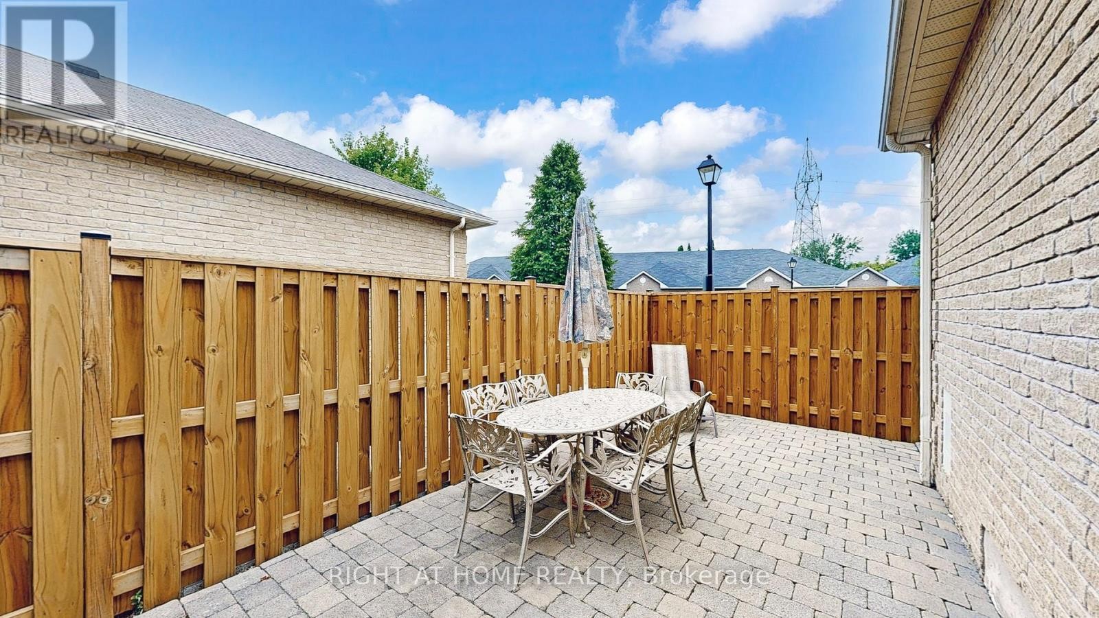 












51 - 1111 WILSON ROAD N

,
Oshawa (Pinecrest),




Ontario
L1G8C2

