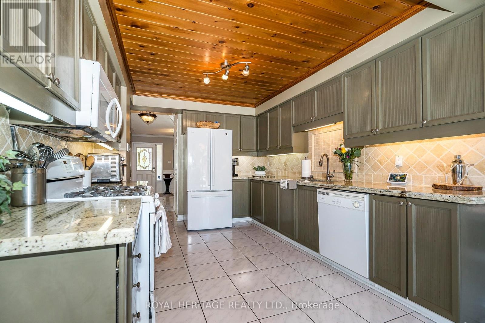 












756 STONEPATH CIRCLE

,
Pickering (Amberlea),




Ontario
L1V3T1

