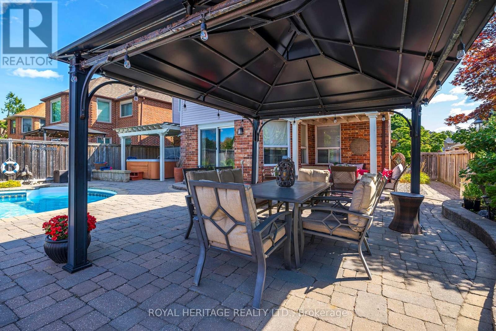 












756 STONEPATH CIRCLE

,
Pickering (Amberlea),




Ontario
L1V3T1

