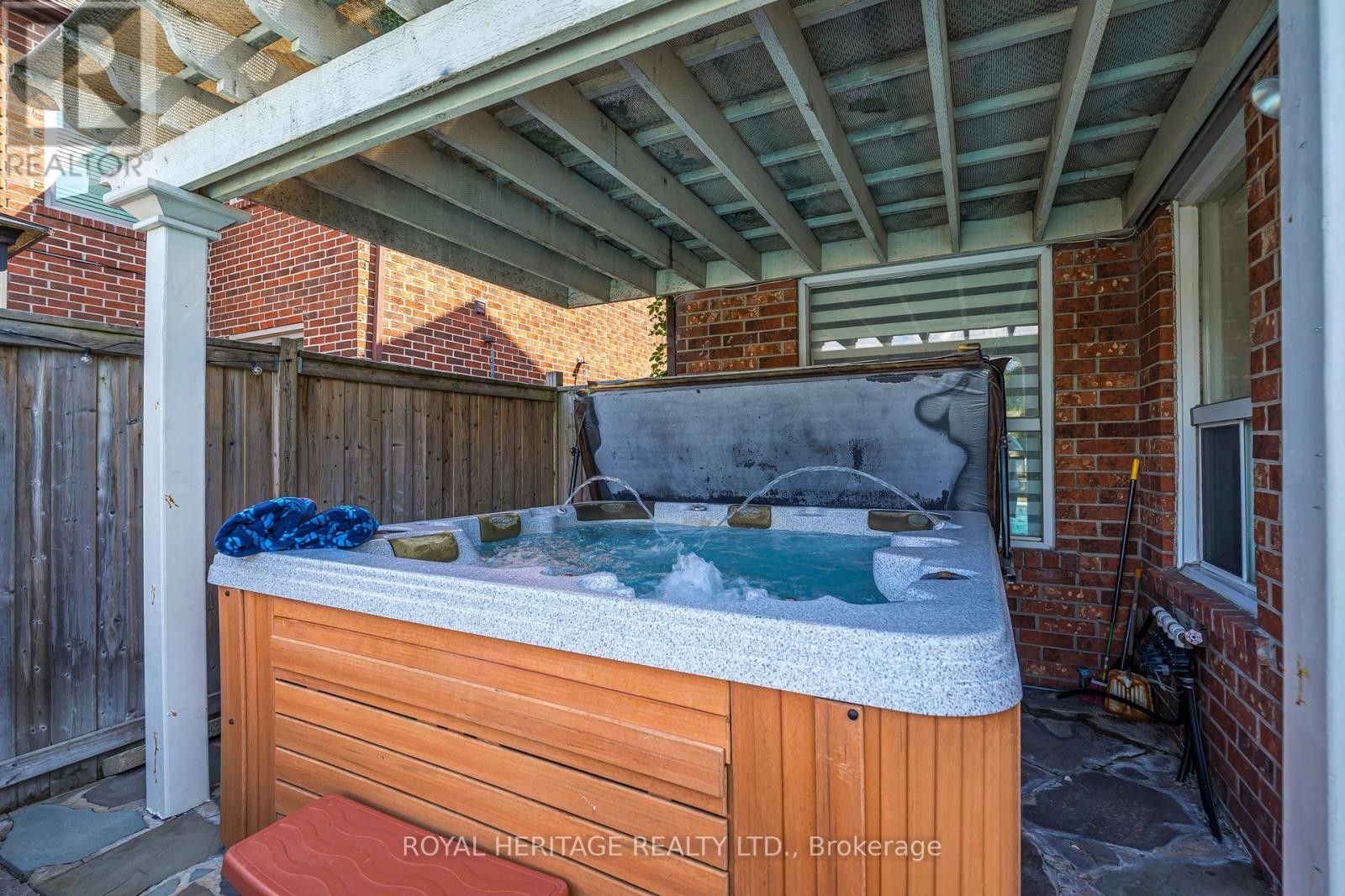 












756 STONEPATH CIRCLE

,
Pickering (Amberlea),




Ontario
L1V3T1


