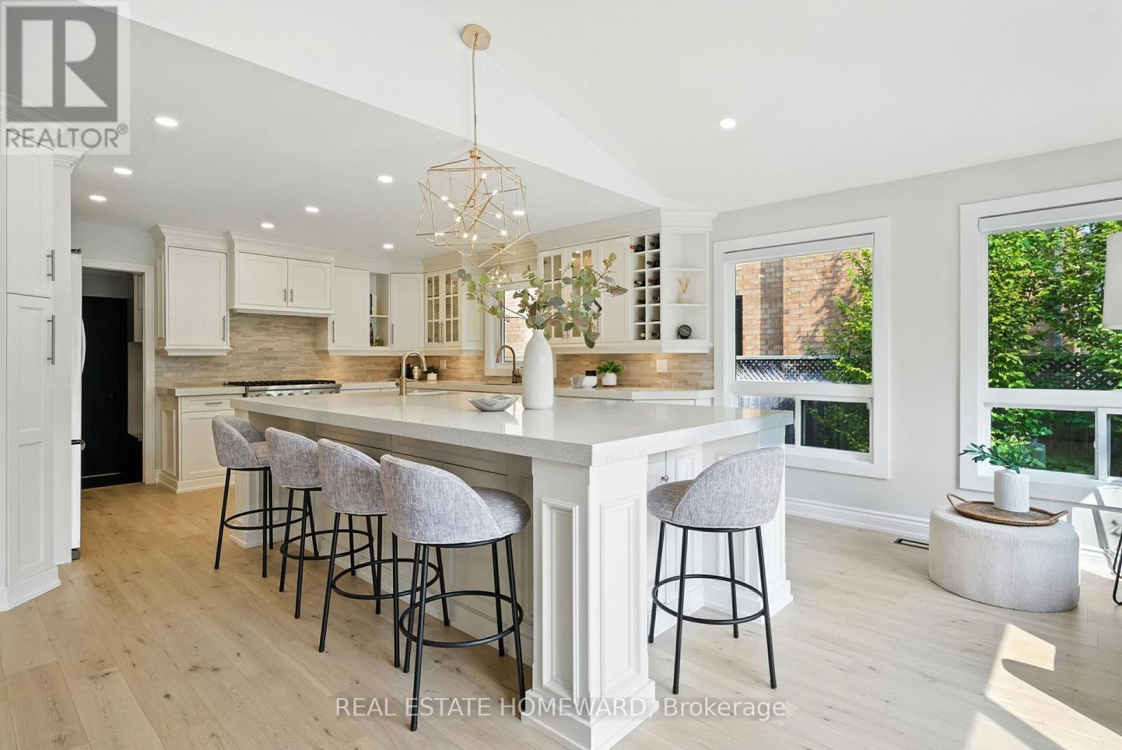 












63 WHITBURN STREET

,
Whitby (Williamsburg),




Ontario
L1R1R4

