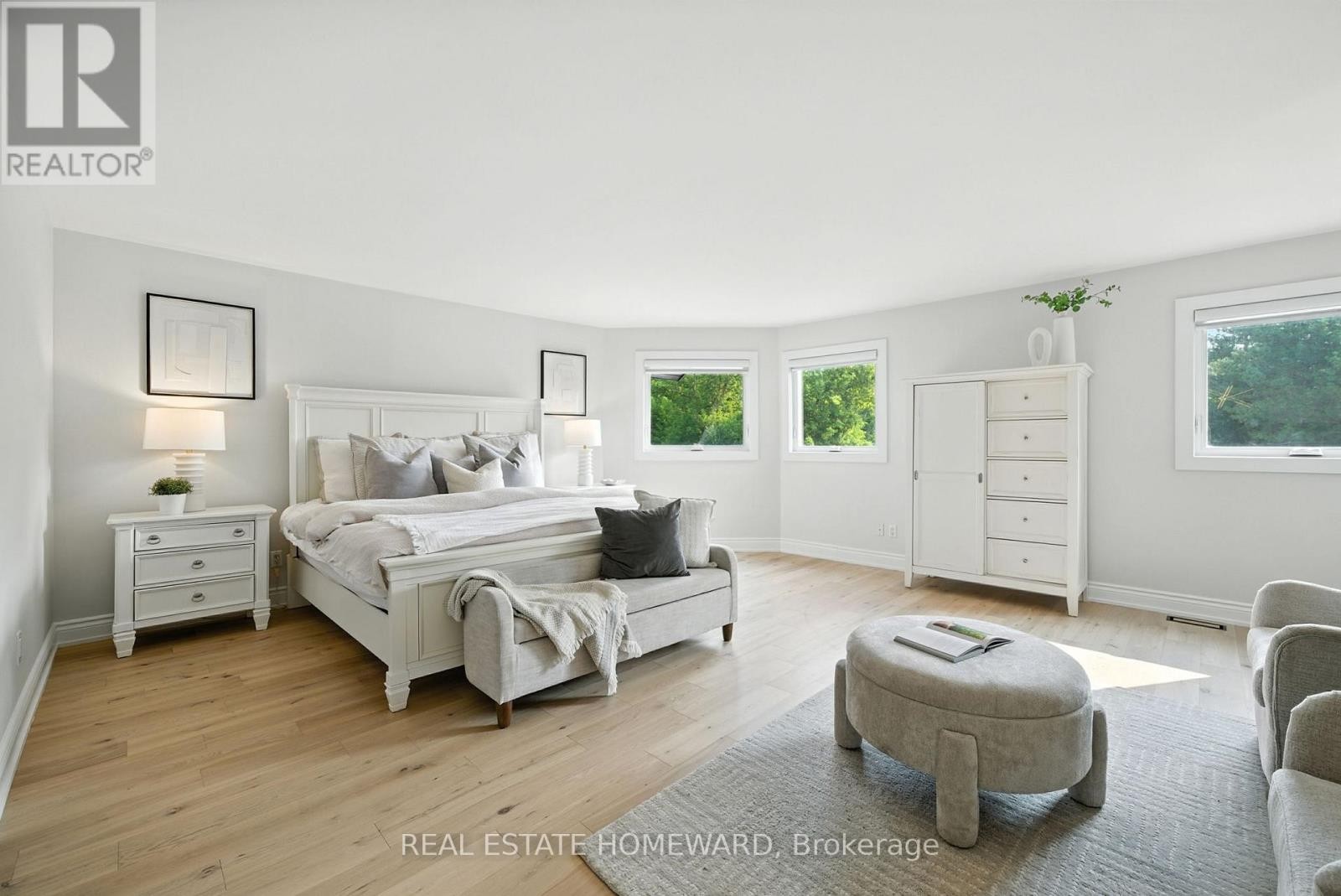 












63 WHITBURN STREET

,
Whitby (Williamsburg),




Ontario
L1R1R4

