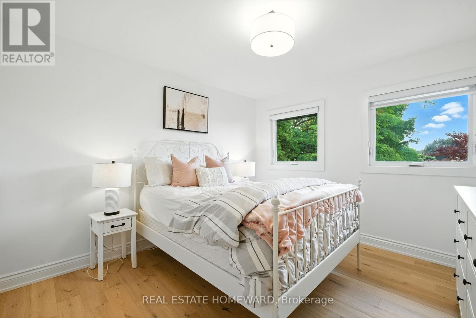 












63 WHITBURN STREET

,
Whitby (Williamsburg),




Ontario
L1R1R4

