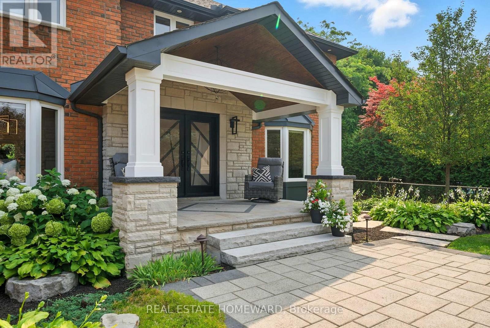 












63 WHITBURN STREET

,
Whitby (Williamsburg),




Ontario
L1R1R4

