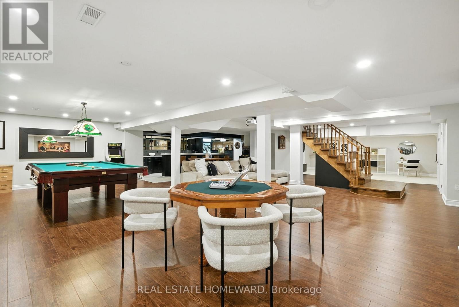 












63 WHITBURN STREET

,
Whitby (Williamsburg),




Ontario
L1R1R4

