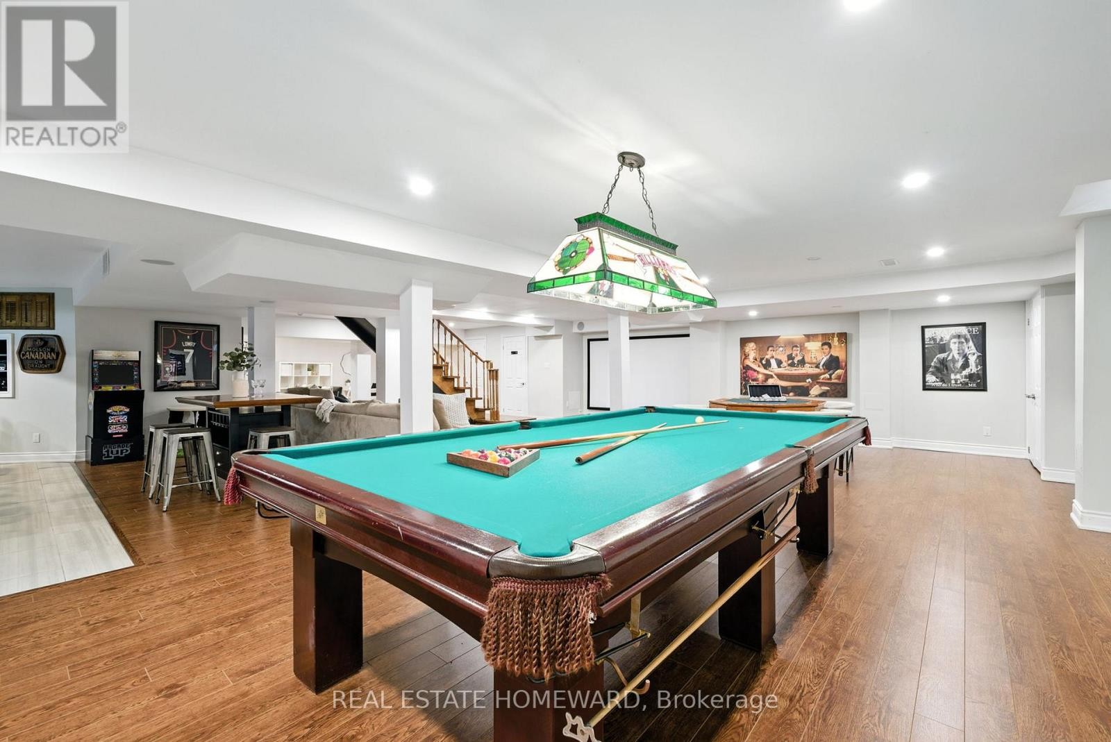 












63 WHITBURN STREET

,
Whitby (Williamsburg),




Ontario
L1R1R4


