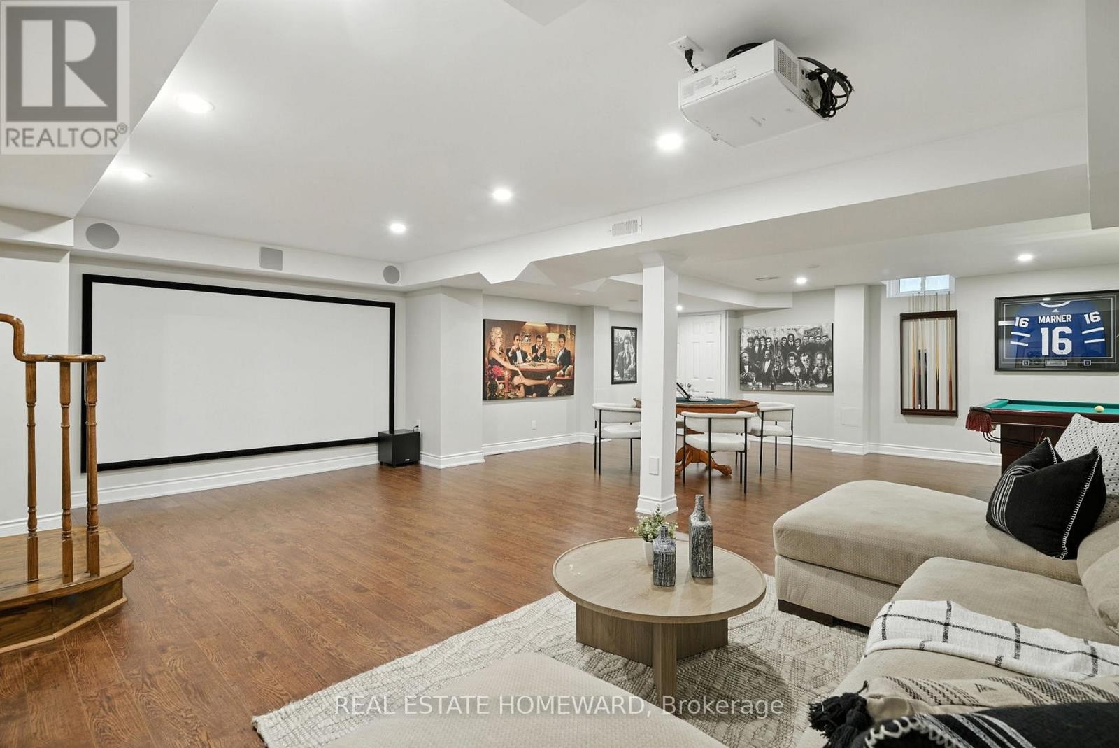 












63 WHITBURN STREET

,
Whitby (Williamsburg),




Ontario
L1R1R4

